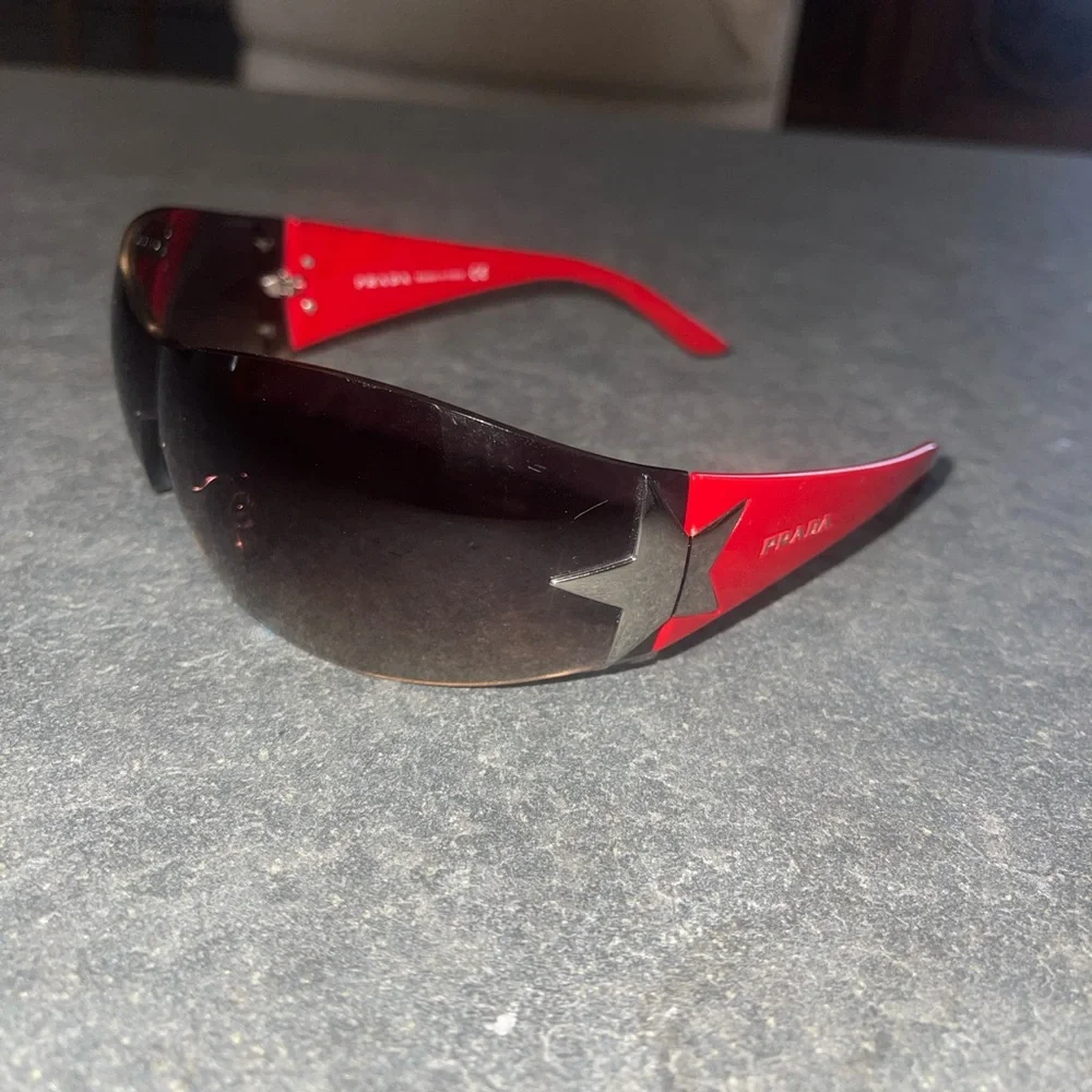 PRADA Rare Y2K Red Star Sunglasses Authentic SPR72G 1BC-651 115 VTG Boutique - Picture 9 of 16